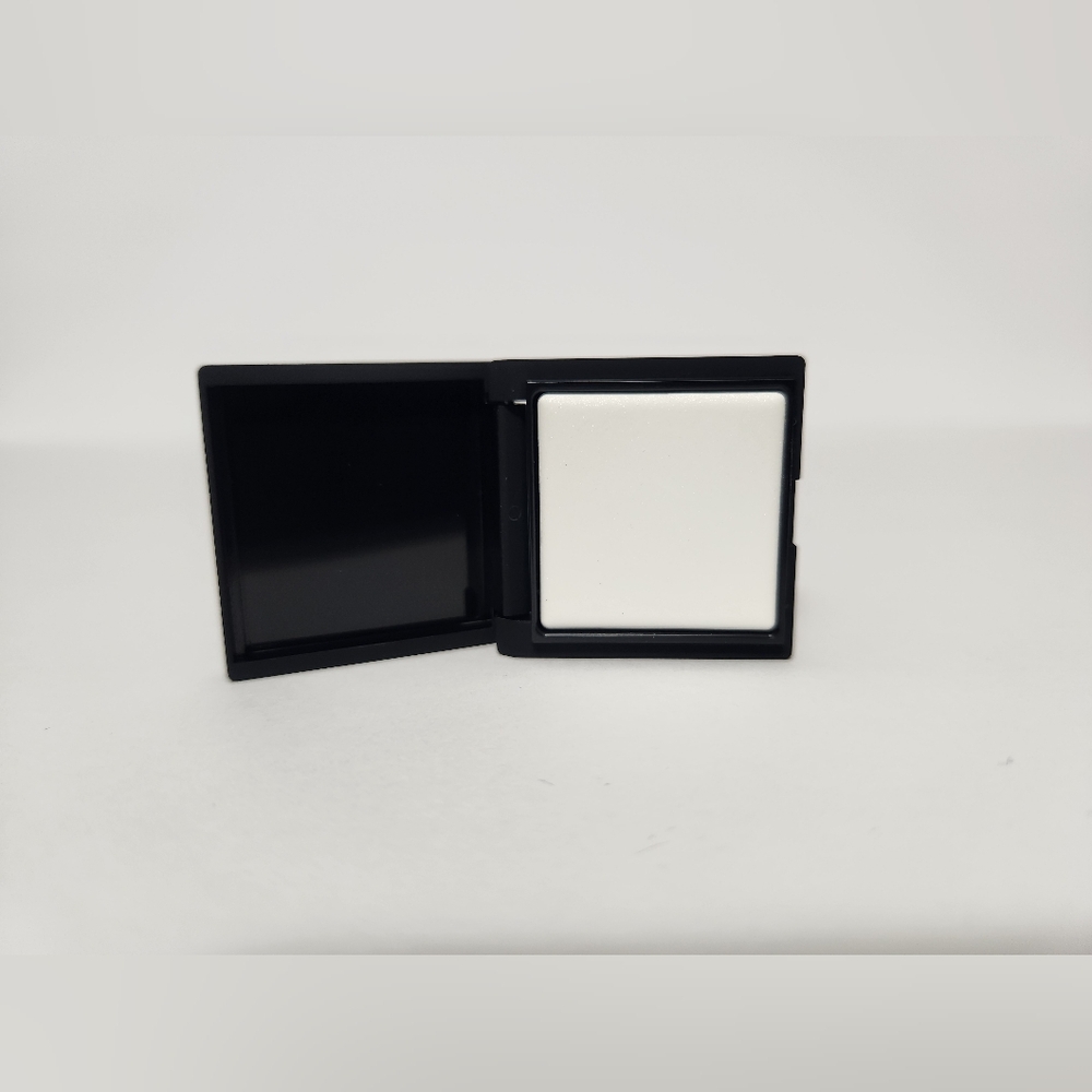 NEW NARS Translucent Crystal Setting Powder - Picture 7 of 10